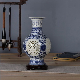 Jingdezhen ceramic hollow exquisite blue and white porcelain vase living room vintage hollow white Creative Decoration Style7