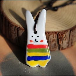 Gekleurde aardewerk grote oor konijn ketting