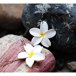 Plumeria Rubra Polymer-Clay oorbellen