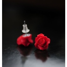 Boucles d′oreilles en pâte polymère rouge rose