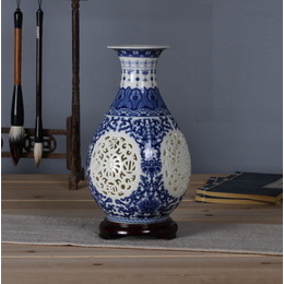 Jingdezhen ceramic hollow exquisite blue and white porcelain vase living room vintage hollow white Creative Decoration Style5