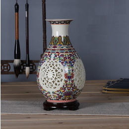 Jingdezhen ceramic hollow exquisite blue and white porcelain vase living room vintage hollow white Creative Decoration Style8