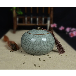 Longquan celadon & Geyao plum green & Diyao power blue & oblate tea caddy & sealing canister ; large size Geyao iron wire powder blue 