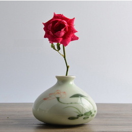 Creative small ceramic ornaments personalized Home Decoration, Ru flowers inserted, hand-painted lotus mini vase ; Style2