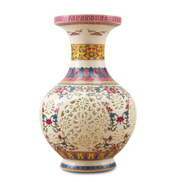 Jingdezhen porcelain & famille rose & hollow-out style vase ; Style4