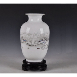 Jingdezhen porcelán és hat klasszikus típusú kínai vázák távoli dombokkal és fehér hó kép; style1