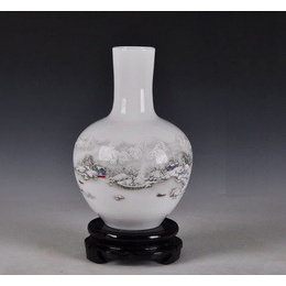 Цзиндэджен фарфор та шість класичних типів китайських ваз з віддаленими пагорбами та білим сніжним малюнком; Стиль3